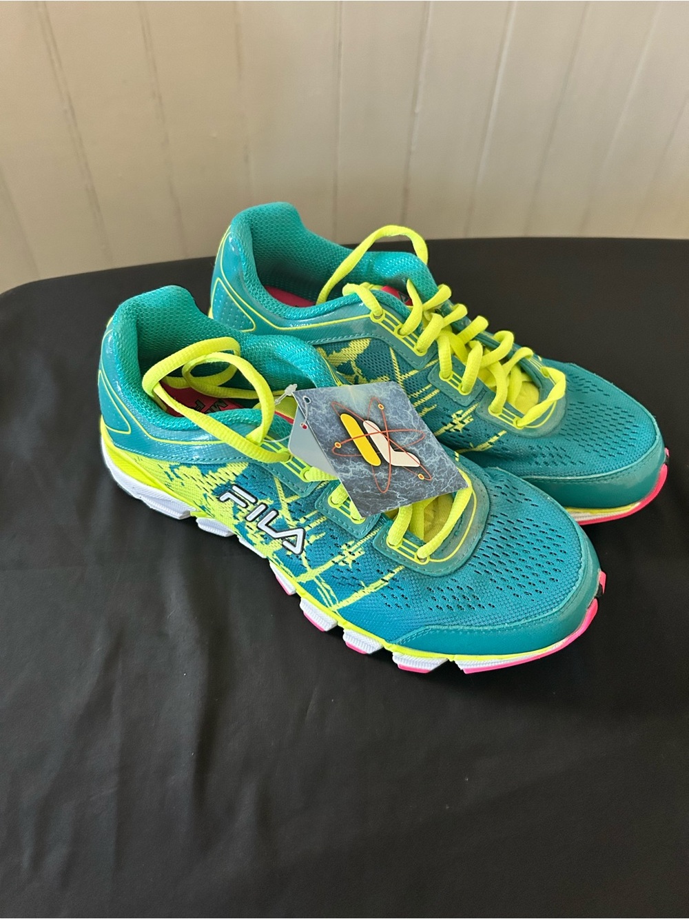 NWT FILA Turbo Fuel Athletic Running Shoes/Sneakers/Teal-Yellow/Woman’s 7.5